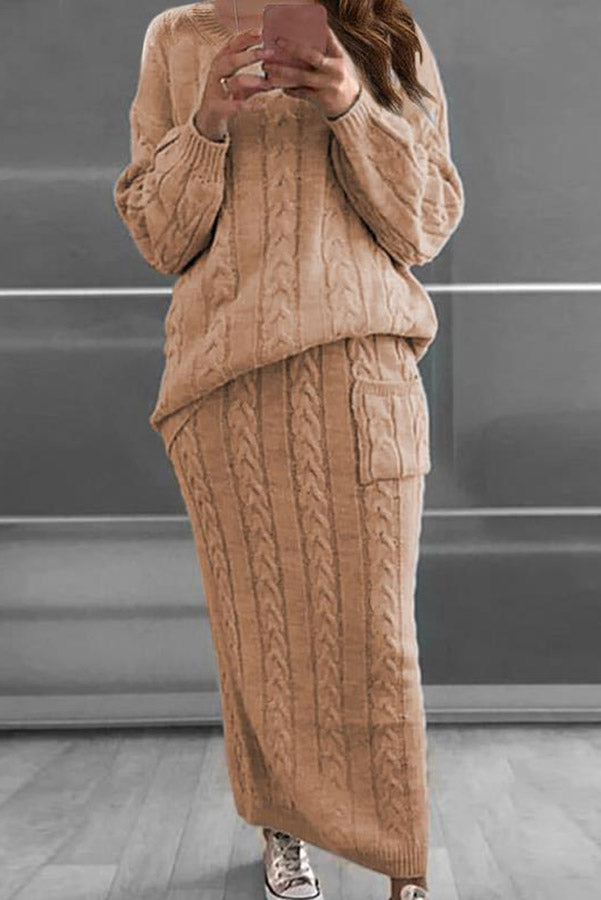 Pulover cu design atent