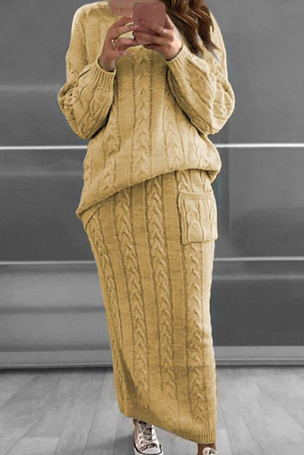 Pulover cu design atent