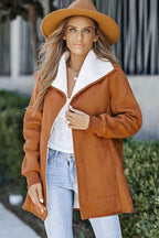 Jachetă cu design grațios