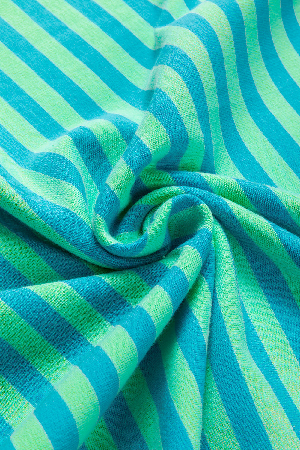 Pulover cu design clasic