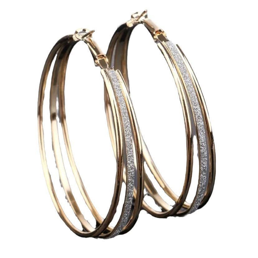 Cercel clasic cu farmec atemporal