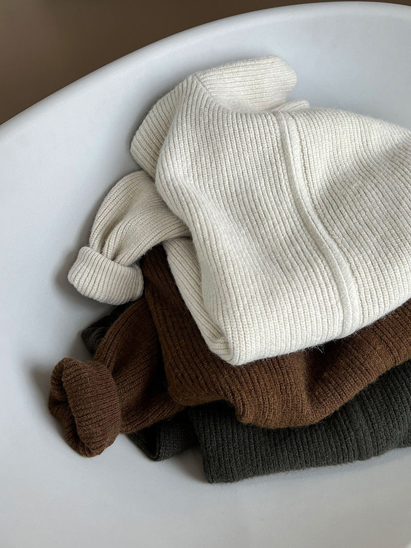 Pulover cu design atent