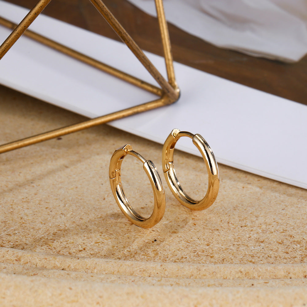 Aur Cercel clasic cu farmec atemporal