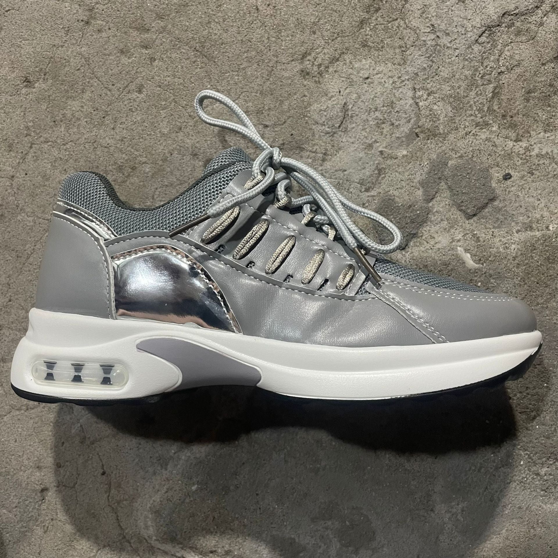 Adidași Ortopedici Eleganți pentru Fiecare Pas