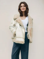 Jachetă cu design grațios