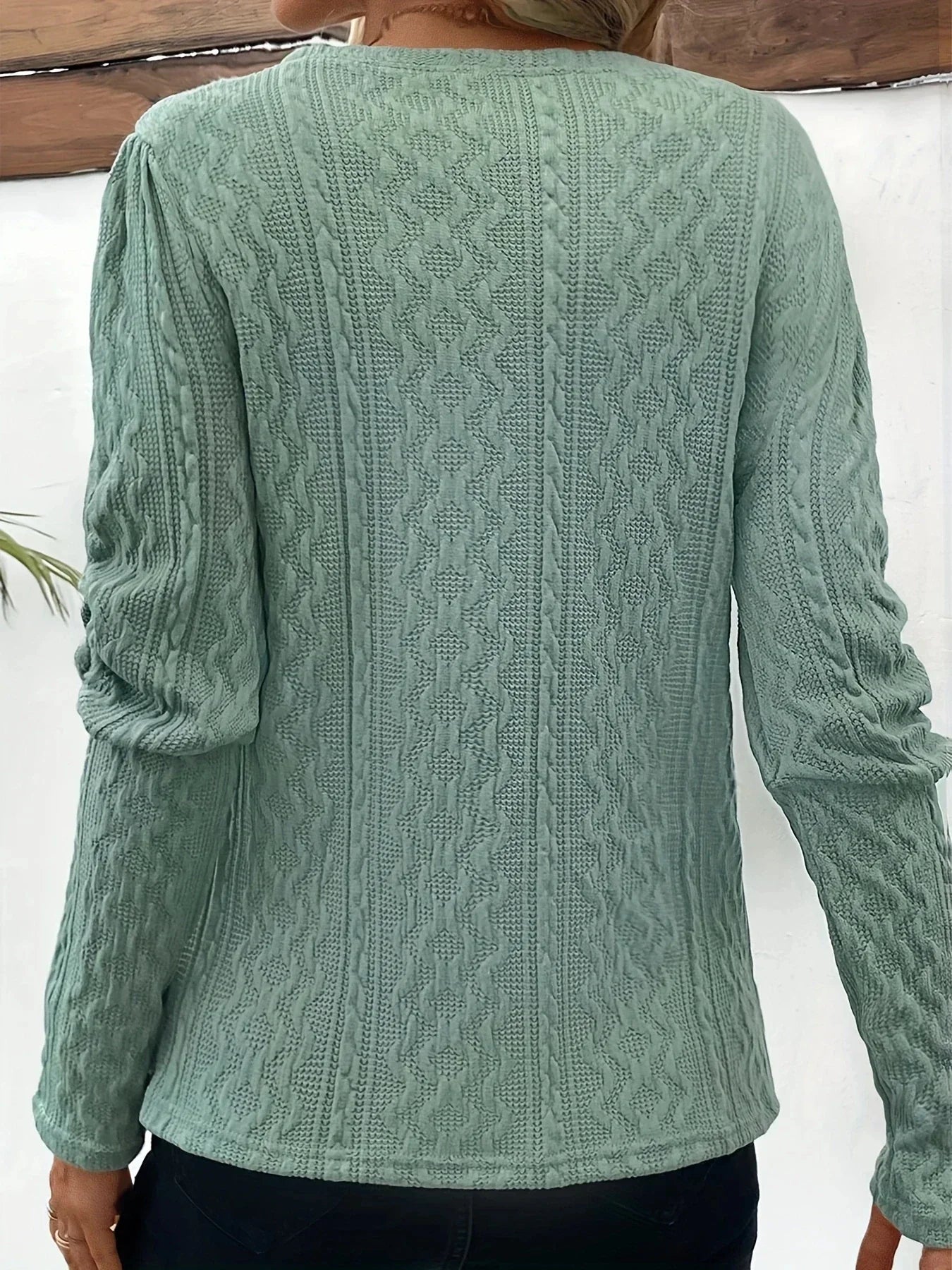 Pulover frumos confecționat