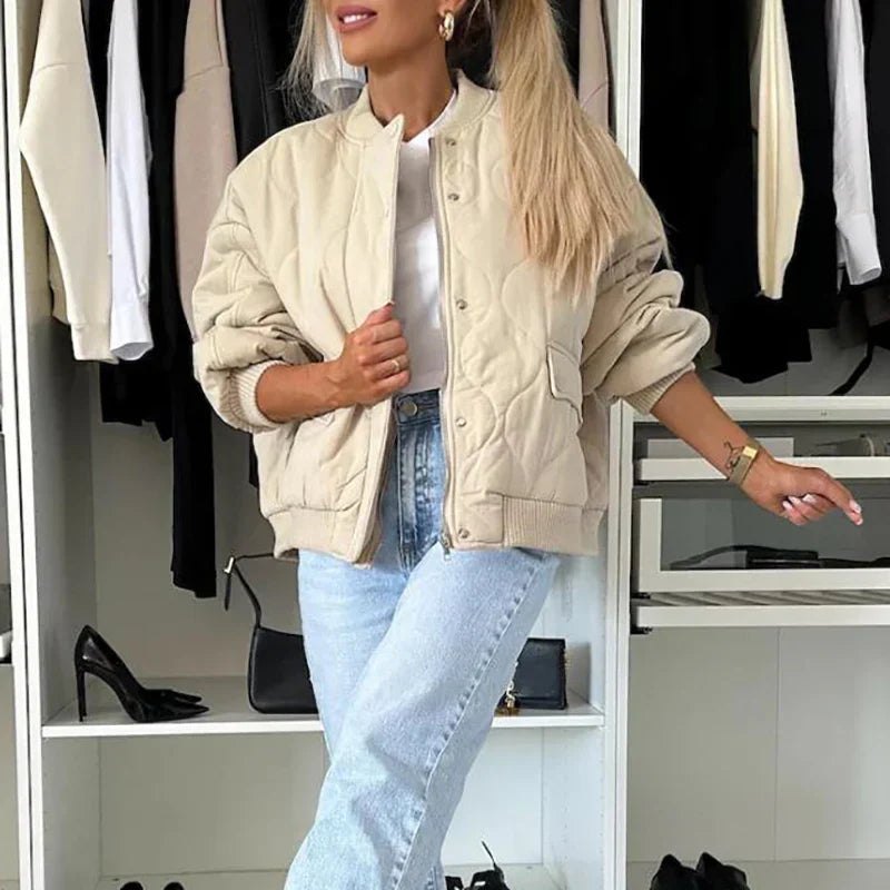 Jachetă frumos confecționat