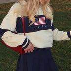 Pulover cu design atent