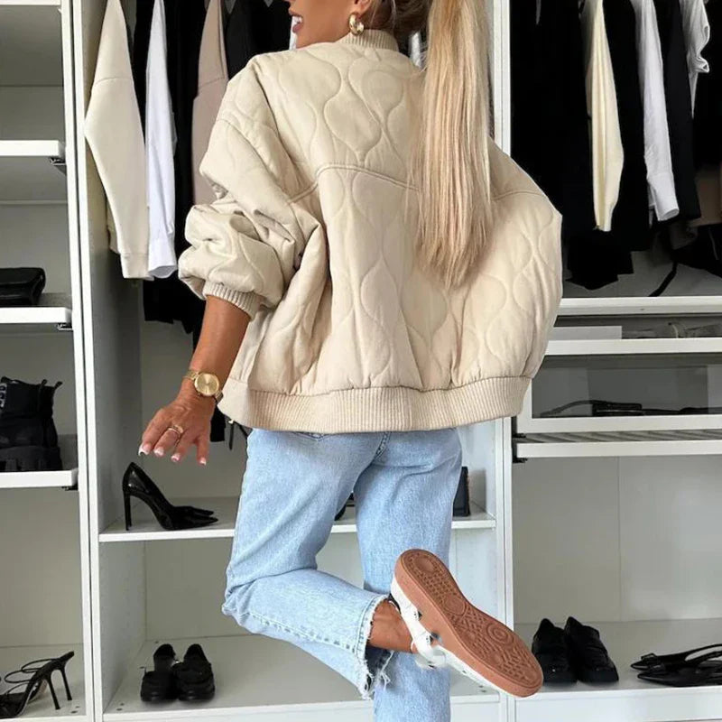 Jachetă frumos confecționat