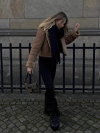 Jachetă cu design atent