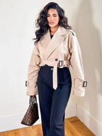 Jachetă cu design atent