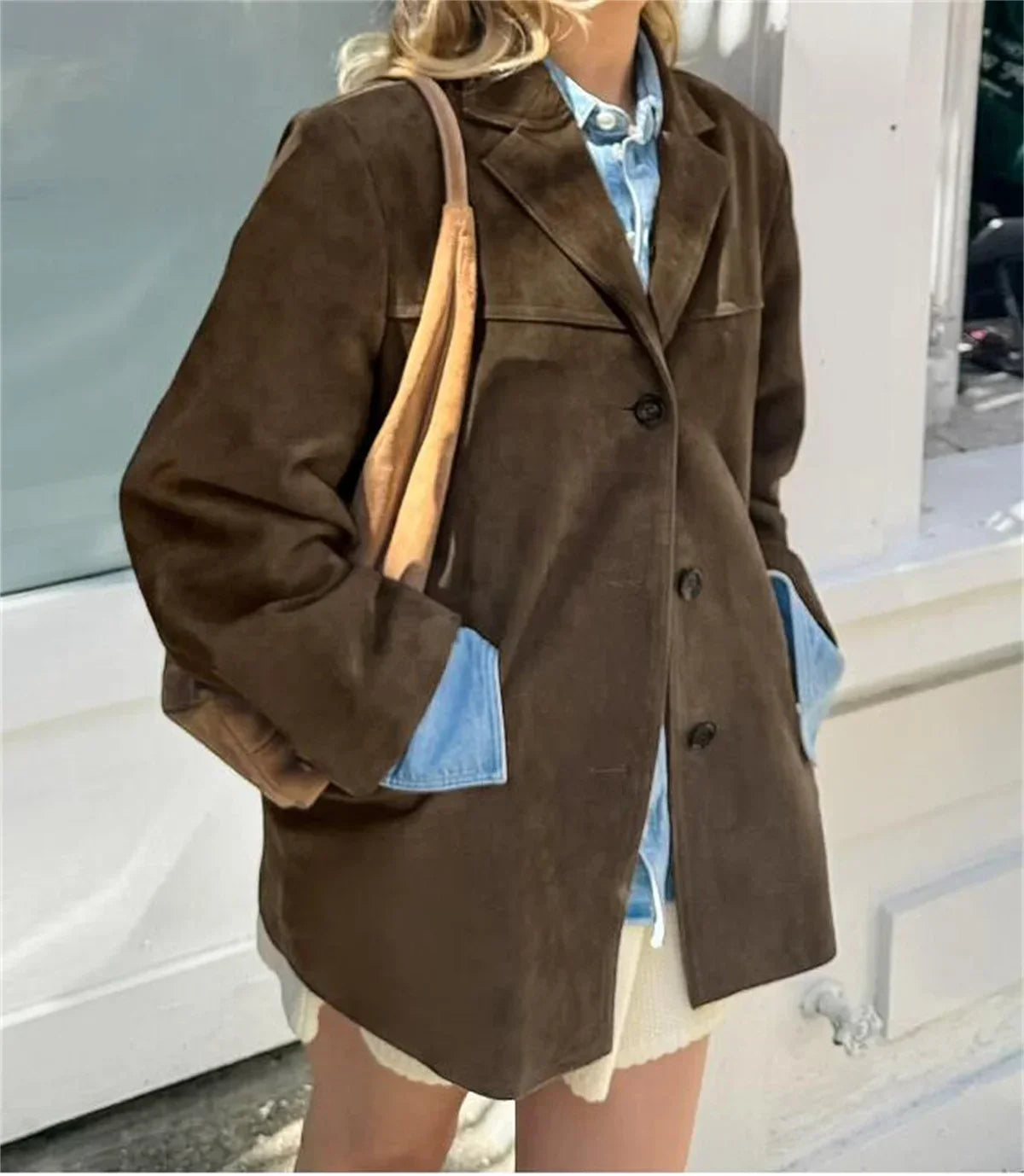 Jachetă cu design grațios