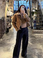 Jachetă cu design atent