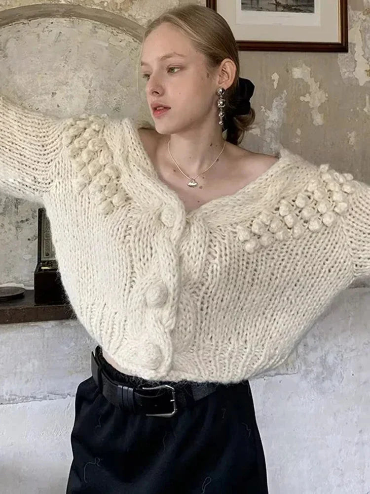 Jachetă cu design atent