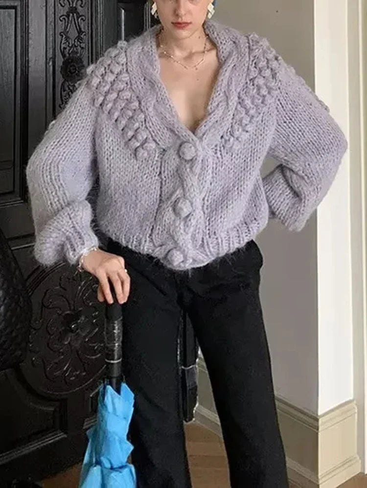 Jachetă cu design atent