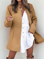 Jachetă cu design atent