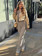 Jachetă cu design atent