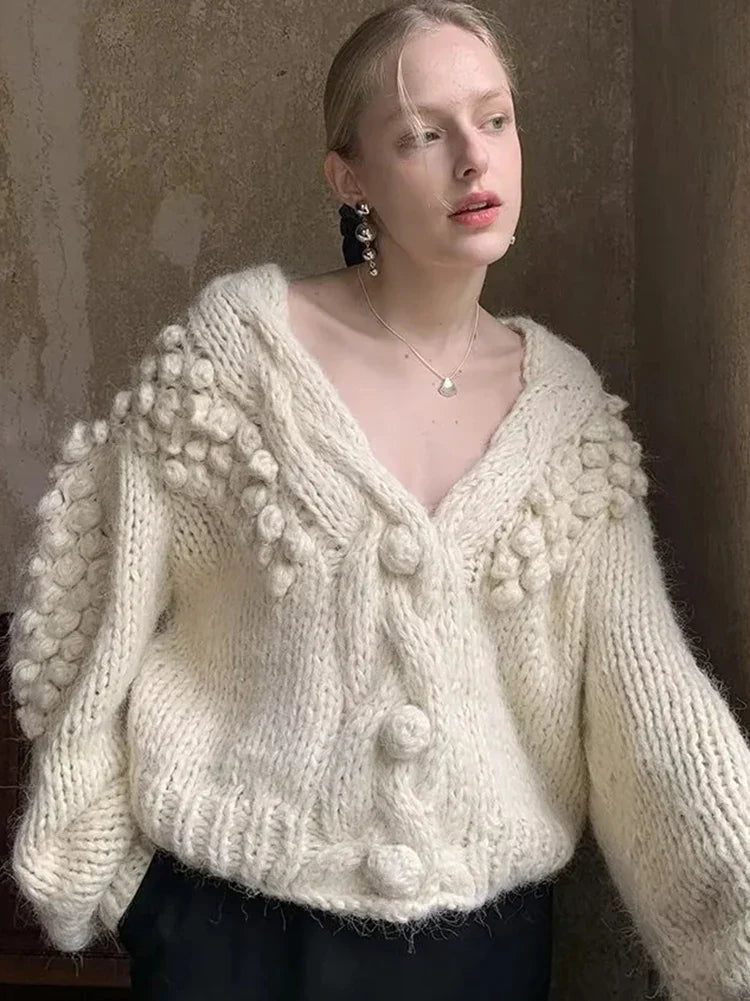 Jachetă cu design atent