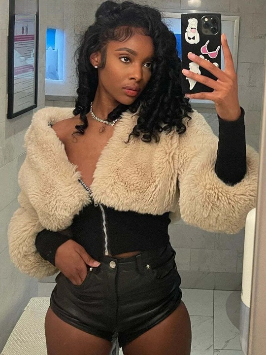 Jachetă cu design clasic