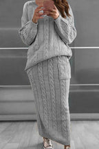 Pulover cu design atent