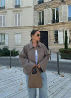 Jachetă cu design elegant