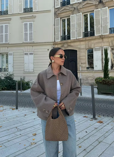 Jachetă cu design elegant