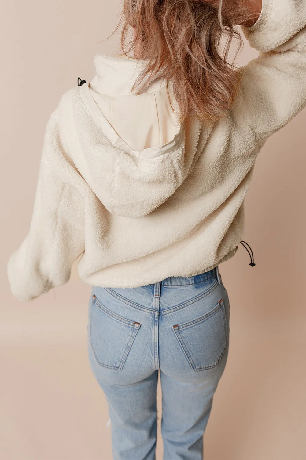 Jachetă cu design atent