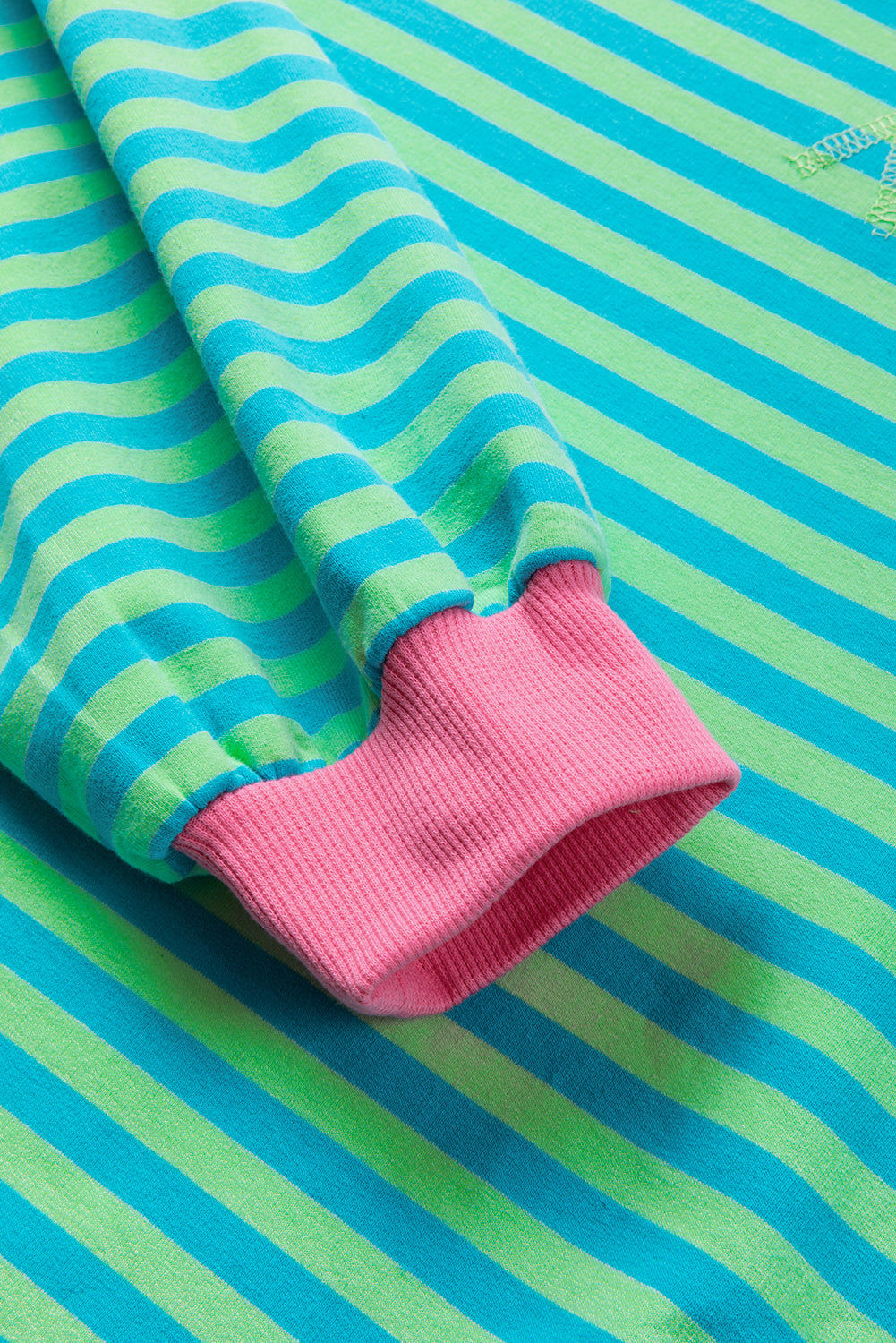 Pulover cu design clasic