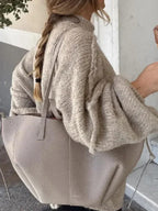 Pulover cu design atent