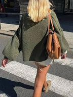 Pulover cu design atent