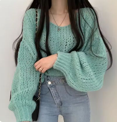 Pulover cu design atent